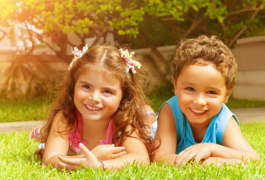 6歲前孩子聰明的表現 0-6歲幼兒養(yǎng)育關鍵要點是什么