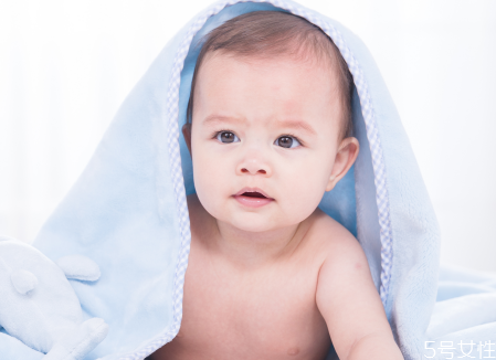 溫母乳不能超過(guò)多少度 冷凍的母乳可以用熱水解凍嗎 溫母乳不能超過(guò)多少度 冷凍的母乳可以用熱水解凍嗎