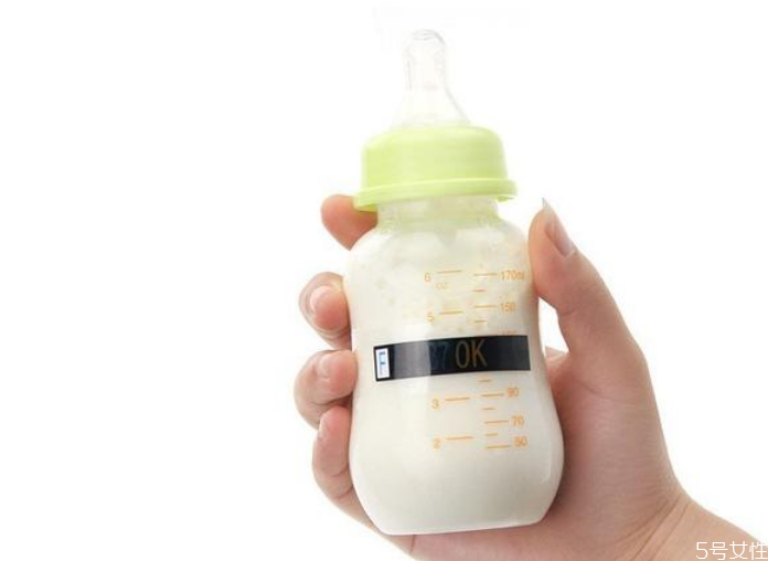 溫母乳的正確方法 溫母乳不當(dāng)?shù)暮蠊? alt=