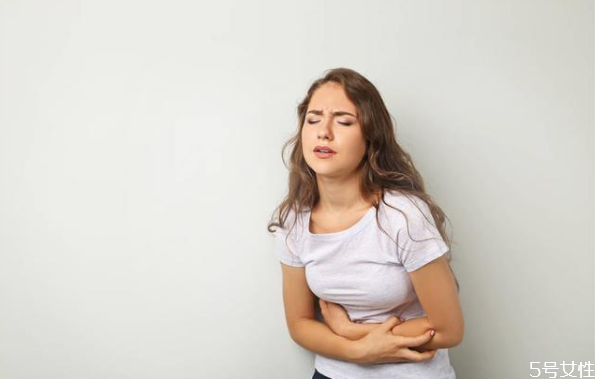 為什么月經(jīng)期間拉肚子 如何緩解經(jīng)期腹瀉 為什么月經(jīng)期間拉肚子 如何緩解經(jīng)期腹瀉