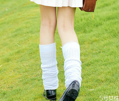 哪個長度的jk襪顯腿細(xì) 小腿粗的女生穿jk制服時適合哪種襪子 哪個長度的jk襪顯腿細(xì) 小腿粗的女生穿jk制服時適合哪種襪子