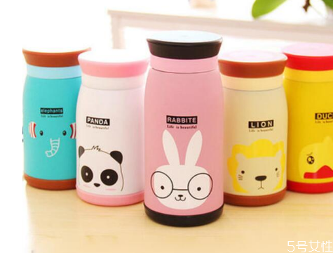 保溫杯可以帶上飛機嗎 保溫杯為什么不能裝碳酸飲料 保溫杯可以帶上飛機嗎 保溫杯為什么不能裝碳酸飲料