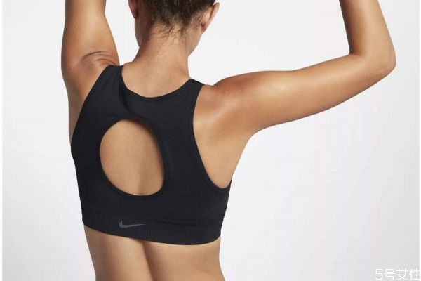 運(yùn)動(dòng)內(nèi)衣高度支撐和中度支撐區(qū)別 運(yùn)動(dòng)內(nèi)衣緊好還是松好 運(yùn)動(dòng)內(nèi)衣高度支撐和中度支撐區(qū)別 運(yùn)動(dòng)內(nèi)衣緊好還是松好