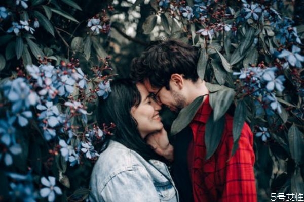 吵架認錯感動老公的話 老婆向老公認錯的話 吵架認錯感動老公的話 老婆向老公認錯的話