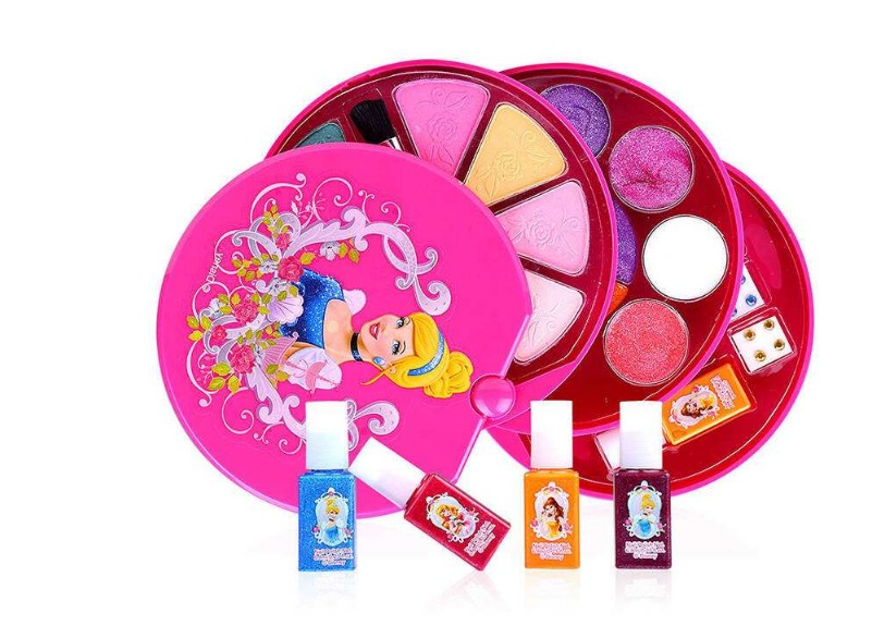 兒童化妝玩具能往臉上涂嗎 兒童化妝品玩具有毒嗎 兒童化妝玩具能往臉上涂嗎 兒童化妝品玩具有毒嗎