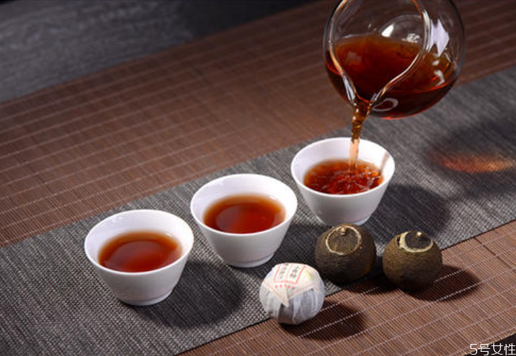 小青柑外面一層白色是發(fā)霉了嗎 小青柑長(zhǎng)白霜原因 小青柑外面一層白色是發(fā)霉了嗎 小青柑長(zhǎng)白霜原因