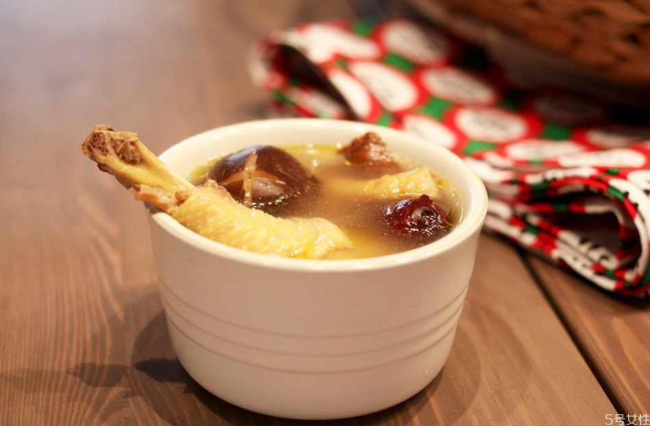 冬季哪些人適合進補 適合冬季進補的藥材 冬季哪些人適合進補 適合冬季進補的藥材