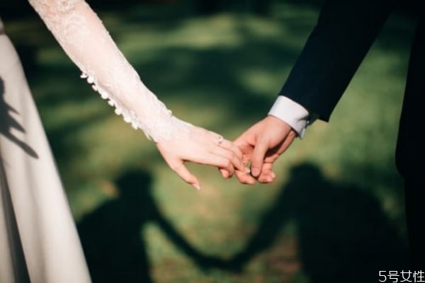 老公厭倦老婆的表現(xiàn) 男人心里沒老婆的表現(xiàn) 老公厭倦老婆的表現(xiàn) 男人心里沒老婆的表現(xiàn)