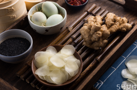 蝦片要炸多長時間 蝦片是冷油炸還是熱油炸 蝦片要炸多長時間 蝦片是冷油炸還是熱油炸