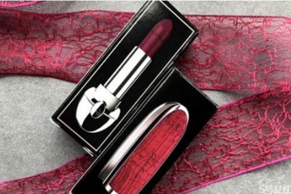 嬌蘭口紅保質(zhì)期幾年 嬌蘭口紅生產(chǎn)日期在哪看 嬌蘭口紅保質(zhì)期幾年 嬌蘭口紅生產(chǎn)日期在哪看