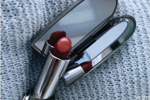 嬌蘭口紅保質(zhì)期幾年 嬌蘭口紅生產(chǎn)日期在哪看 嬌蘭口紅保質(zhì)期幾年 嬌蘭口紅生產(chǎn)日期在哪看