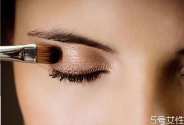 眼妝包括什么 畫眼妝步驟講解 眼妝包括什么 畫眼妝步驟講解