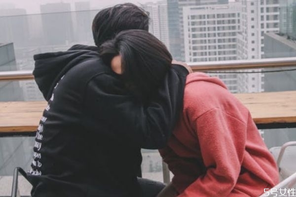 男生初戀后還會有真愛嗎 初戀是男生心中的最痛嗎 男生初戀后還會有真愛嗎 初戀是男生心中的最痛嗎