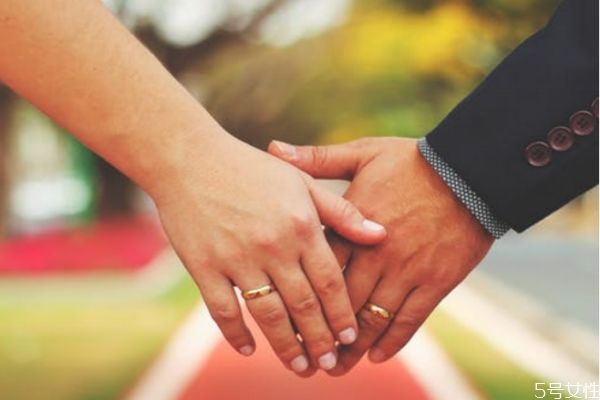 丈夫出軌妻子冷戰(zhàn)好嗎 妻子用這些方法去應(yīng)對 丈夫出軌妻子冷戰(zhàn)好嗎 妻子用這些方法去應(yīng)對