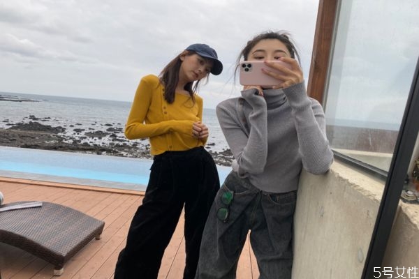 打底衫是貼身穿的嗎 打底衫是什么面料 打底衫是貼身穿的嗎 打底衫是什么面料