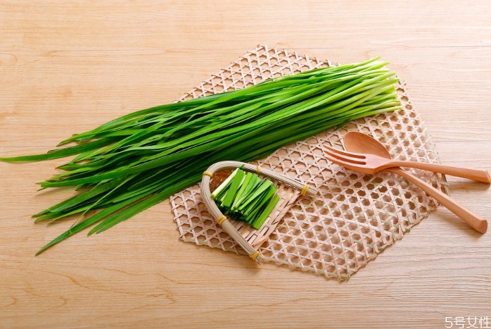 野韭菜一般長在什么地方 野韭菜的副作用 野韭菜一般長在什么地方 野韭菜的副作用