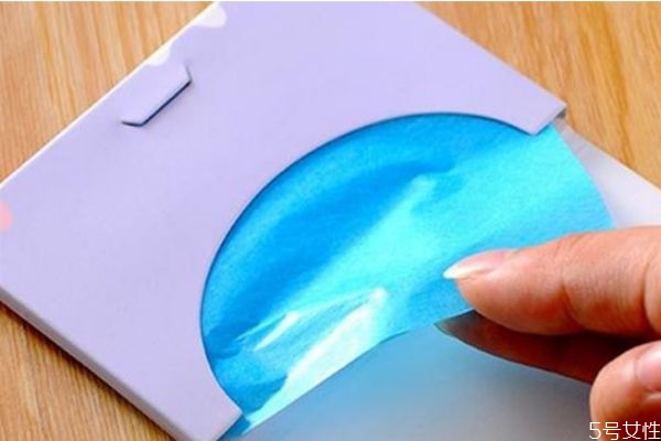 可伶可俐吸油紙打開方式 可伶可俐吸油紙藍(lán)粉區(qū)別 可伶可俐吸油紙打開方式 可伶可俐吸油紙藍(lán)粉區(qū)別