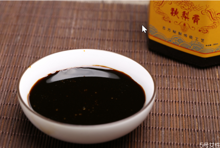 秋梨膏用什么水沖比較好 秋梨膏有什么副作用嗎 秋梨膏用什么水沖比較好 秋梨膏有什么副作用嗎