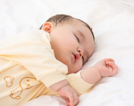 寶寶退燒后多久可以打預(yù)防針 寶寶退燒后一直哭鬧是怎么回事 寶寶退燒后多久可以打預(yù)防針 寶寶退燒后一直哭鬧是怎么回事