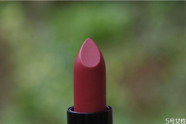 怎樣涂啞光口紅不干 如何正確涂啞光口紅 怎樣涂啞光口紅不干 如何正確涂啞光口紅