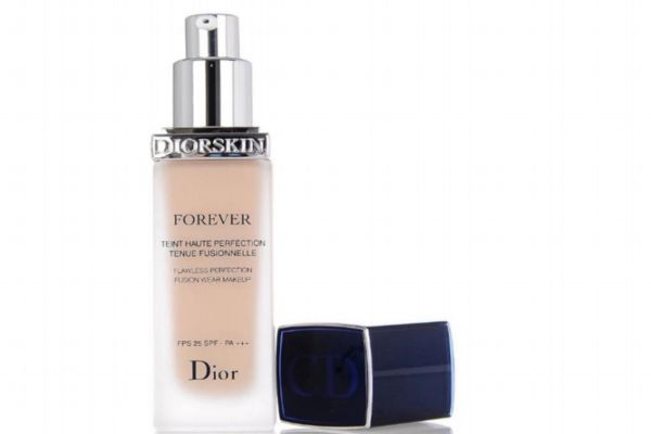 粉底液泵卡到蓋子里怎么辦 粉底液的使用技巧 粉底液泵卡到蓋子里怎么辦 粉底液的使用技巧