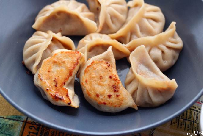 速凍餃子可以用微波爐加熱嗎 速凍餃子用微波爐怎么加熱 速凍餃子可以用微波爐加熱嗎 速凍餃子用微波爐怎么加熱