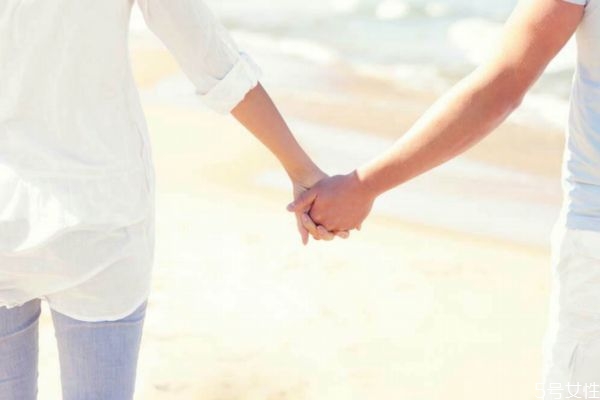 情侶在一起多久適合同居 ?情侶們一起睡覺的五個(gè)階段 情侶在一起多久適合同居 ?情侶們一起睡覺的五個(gè)階段