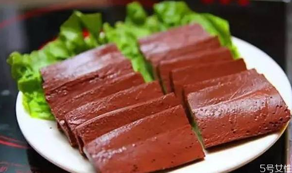 豬血和鴨血可以一起吃嗎 豬血和鴨血有什么區(qū)別 豬血和鴨血可以一起吃嗎 豬血和鴨血有什么區(qū)別