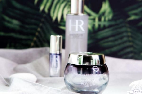 護膚品含酒精對皮膚有什么傷害 含酒精的護膚品好嗎 護膚品含酒精對皮膚有什么傷害 含酒精的護膚品好嗎