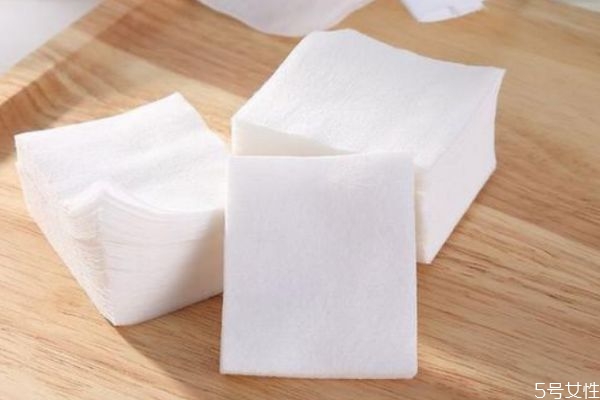 薄化妝棉怎么用 化妝棉做面膜敷多久 薄化妝棉怎么用 化妝棉做面膜敷多久