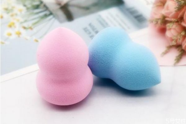 新買的美妝蛋要泡多長時(shí)間 美妝蛋每次用完怎么保存合適
