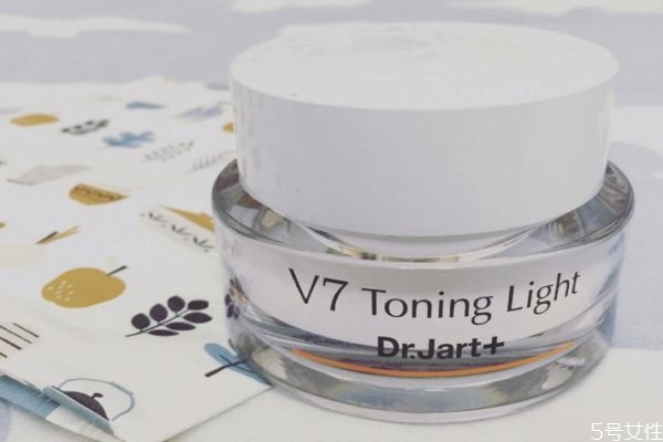 素顏霜可以代替粉底液嗎 素顏霜可以帶上飛機嗎 素顏霜可以代替粉底液嗎 素顏霜可以帶上飛機嗎