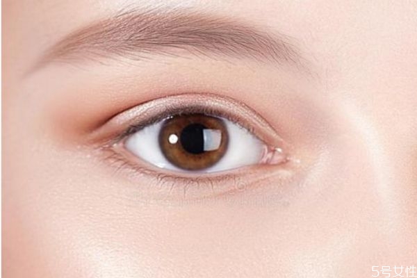 怎么有效的去除黑眼圈 如何淡化黑眼圈 怎么有效的去除黑眼圈 如何淡化黑眼圈