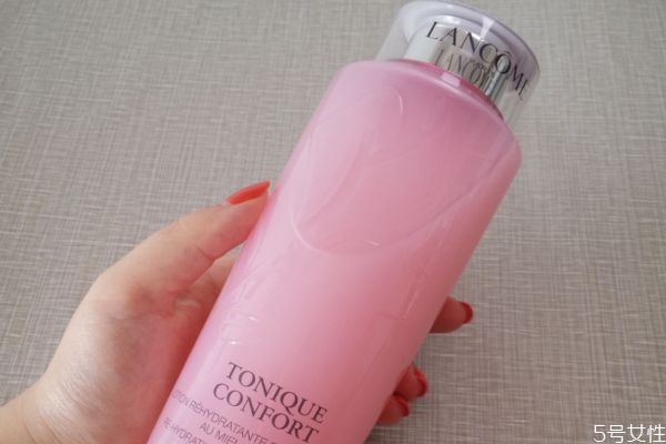 閉口粉刺能用蘭蔻粉水嗎 蘭蔻粉水用后皮膚泛紅怎么辦 閉口粉刺能用蘭蔻粉水嗎 蘭蔻粉水用后皮膚泛紅怎么辦