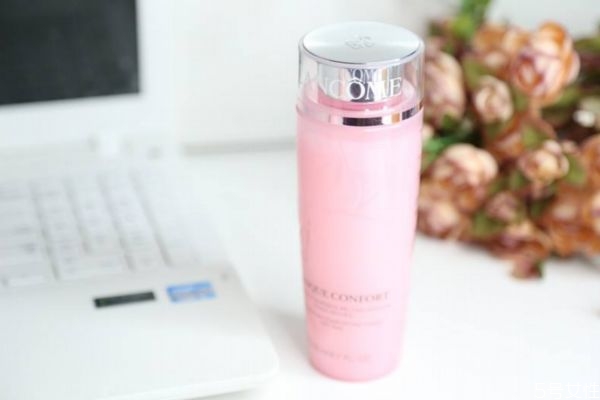 粉水黃油配什么霜 蘭蔻粉水適合混合膚質(zhì)使用嗎 粉水黃油配什么霜 蘭蔻粉水適合混合膚質(zhì)使用嗎