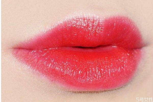 唇部護(hù)理要注意什么 唇部護(hù)理有何妙招 唇部護(hù)理要注意什么 唇部護(hù)理有何妙招