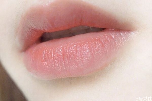 唇部護理怎么做 秋冬季如何護理唇部 唇部護理怎么做 秋冬季如何護理唇部