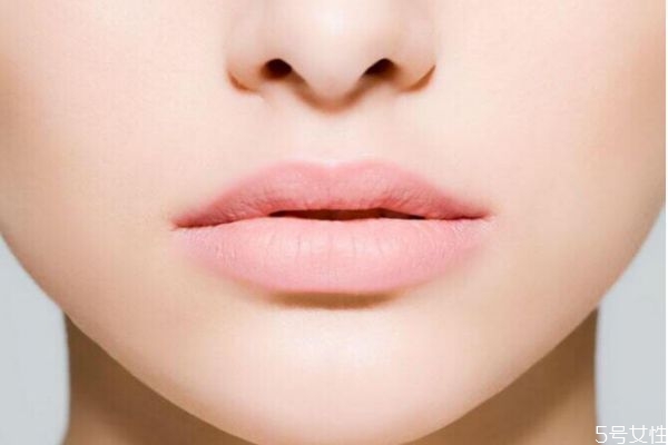 唇部護(hù)理要注意什么 唇部護(hù)理有何妙招 唇部護(hù)理要注意什么 唇部護(hù)理有何妙招