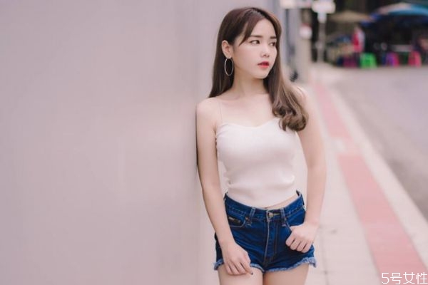 如何把聊死的天聊回來(lái) 聊天技巧幽默追女孩子 如何把聊死的天聊回來(lái) 聊天技巧幽默追女孩子