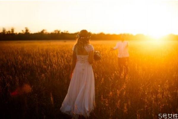 暗戀一個人表白的話 浪漫表白的情話有哪些 暗戀一個人表白的話 浪漫表白的情話有哪些