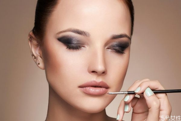 唇部為什么需要防曬 唇部沒防曬會(huì)怎樣 唇部為什么需要防曬 唇部沒防曬會(huì)怎樣