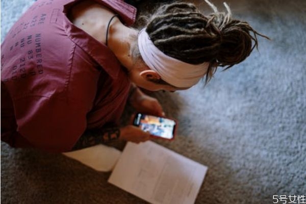 追女生微信聊天找話題 如何和妹子日常聊天 追女生微信聊天找話題 如何和妹子日常聊天