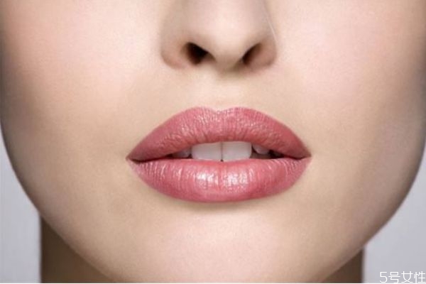 唇部干燥起皮怎么辦 唇部怎么護理小妙招 唇部干燥起皮怎么辦 唇部怎么護理小妙招