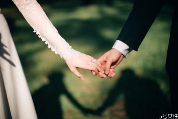 讓男生喜歡上你的方法 讓男生極度有好感的女生 讓男生喜歡上你的方法 讓男生極度有好感的女生