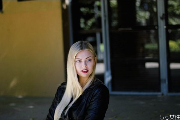 女生不回微信是考驗?zāi)猩鷨?不同情況不同對待 女生不回微信是考驗?zāi)猩鷨?不同情況不同對待