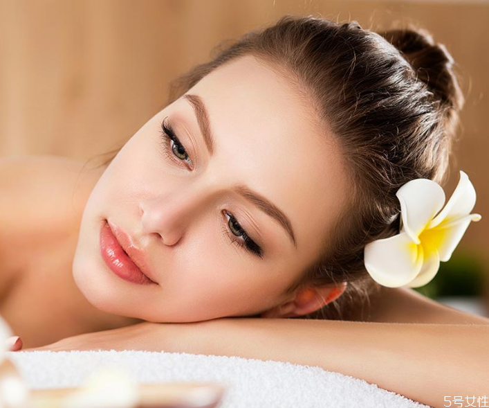 美容養(yǎng)顏喝什么茶好 美容養(yǎng)顏的中草藥有哪些 美容養(yǎng)顏喝什么茶好 美容養(yǎng)顏的中草藥有哪些