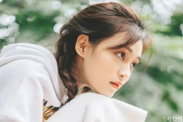 女生不回微信是考驗?zāi)猩鷨?不同情況不同對待 女生不回微信是考驗?zāi)猩鷨?不同情況不同對待