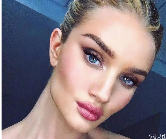 日系妝容要點(diǎn) 日系妝歐美妝對比 日系妝容要點(diǎn) 日系妝歐美妝對比