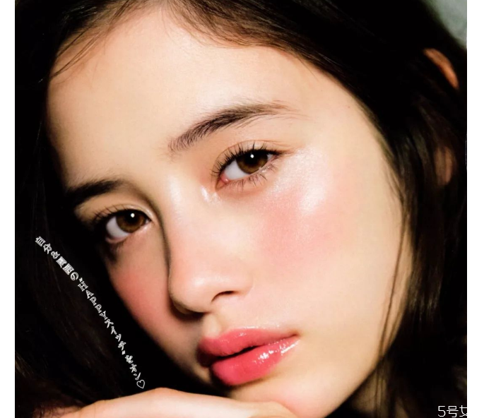 日系妝容要點(diǎn) 日系妝歐美妝對比 日系妝容要點(diǎn) 日系妝歐美妝對比
