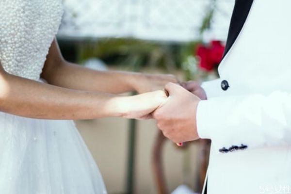 不跟婆婆來(lái)往誰(shuí)損失大 兒媳不回婆家是誰(shuí)丟臉 不跟婆婆來(lái)往誰(shuí)損失大 兒媳不回婆家是誰(shuí)丟臉